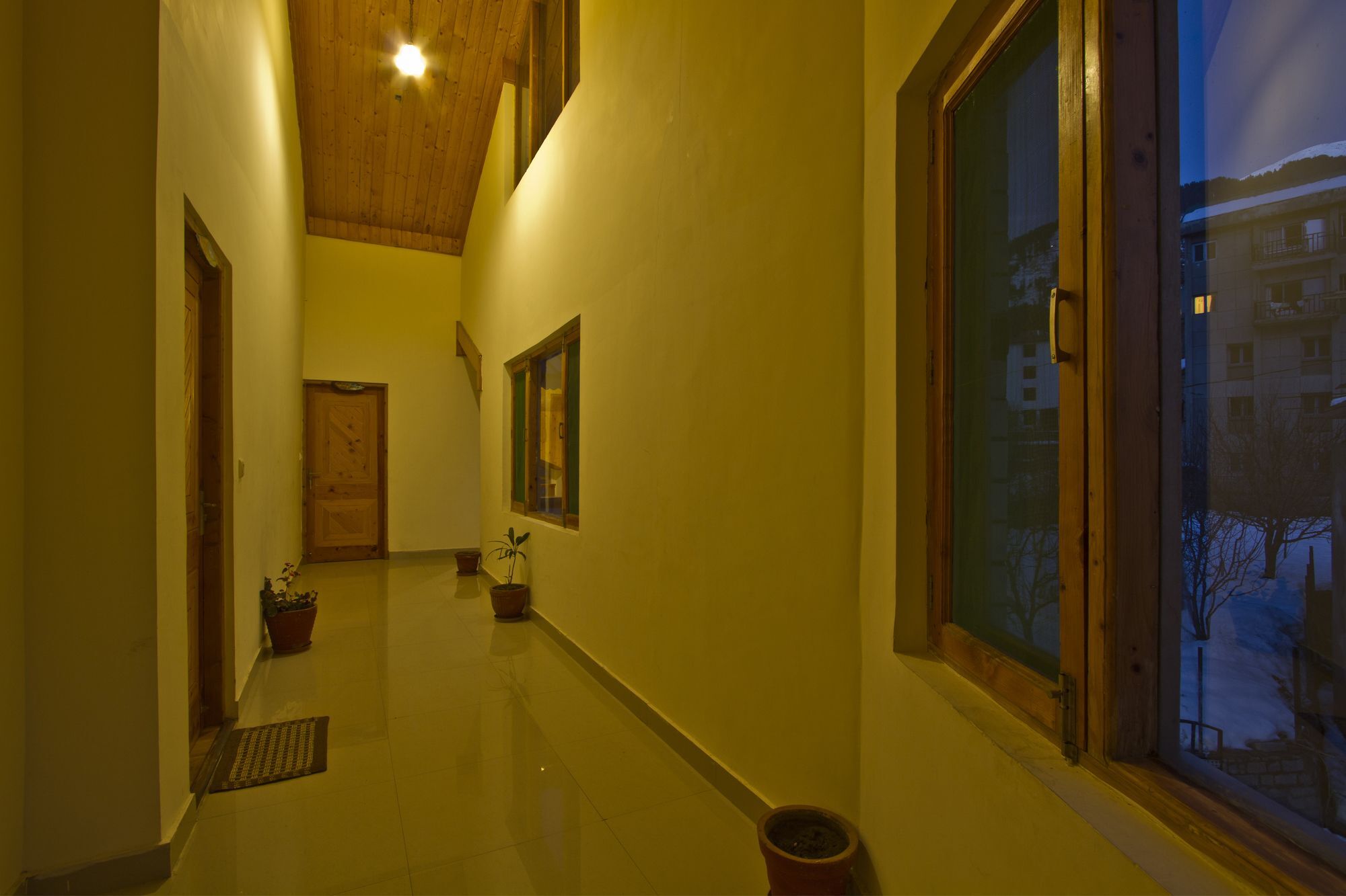 Hotel Mountain Face Manāli エクステリア 写真